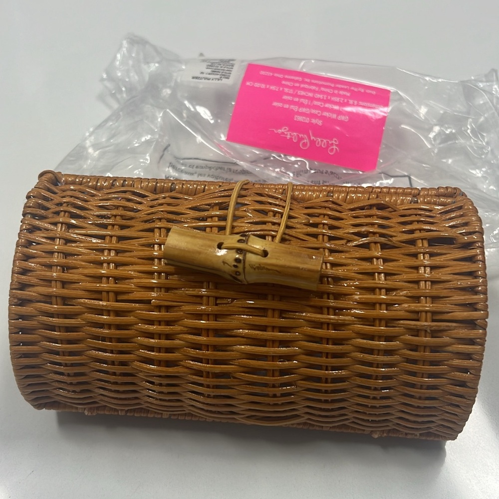 Small wicker clutch